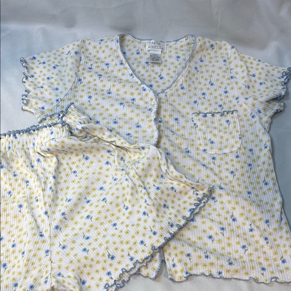 Vintage Earth Angels Floral Pajama Set, ruffled hems, sz Med &Small, *READ - Picture 10 of 11